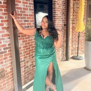 Elegant Green Evening Gown